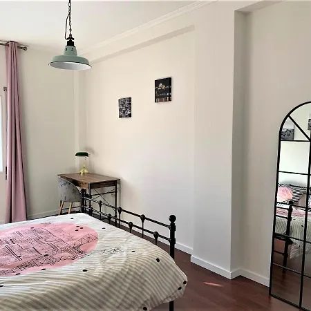 Charm City Center Apt 140m2 & Free Parking