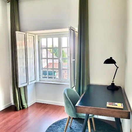 Charm City Center Apt 140m2 & Free Parking *