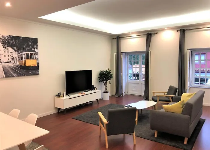 Charm Center 140m2 & Free Parking *